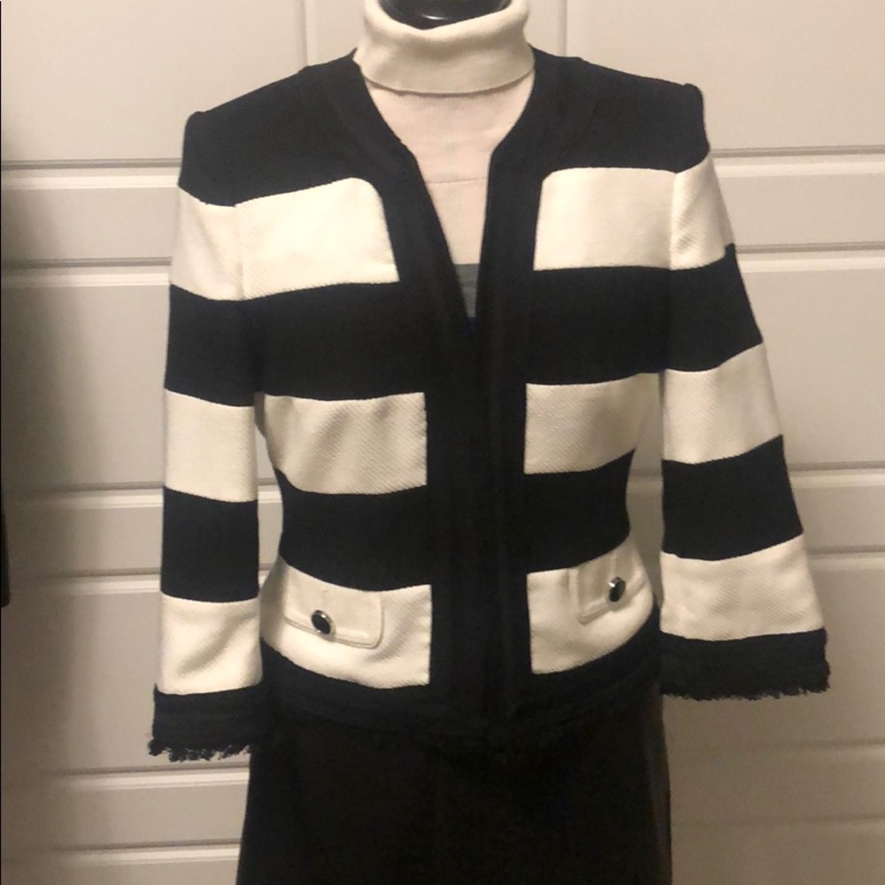 Ladies White House Black Market jacket